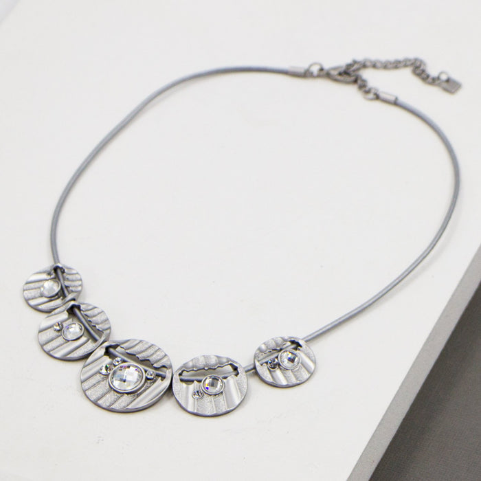 Circle and crystal component leather necklace