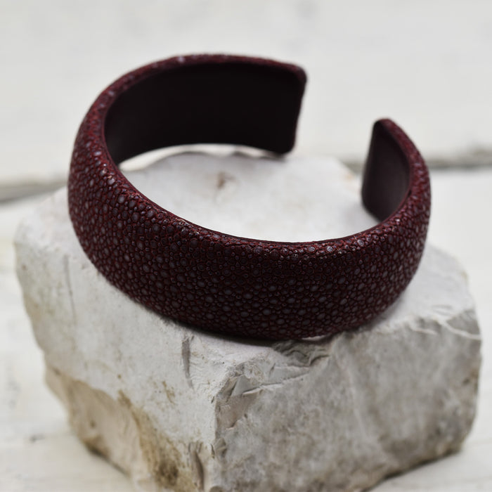 Burgundy luxury stingray bangle (22mm width)